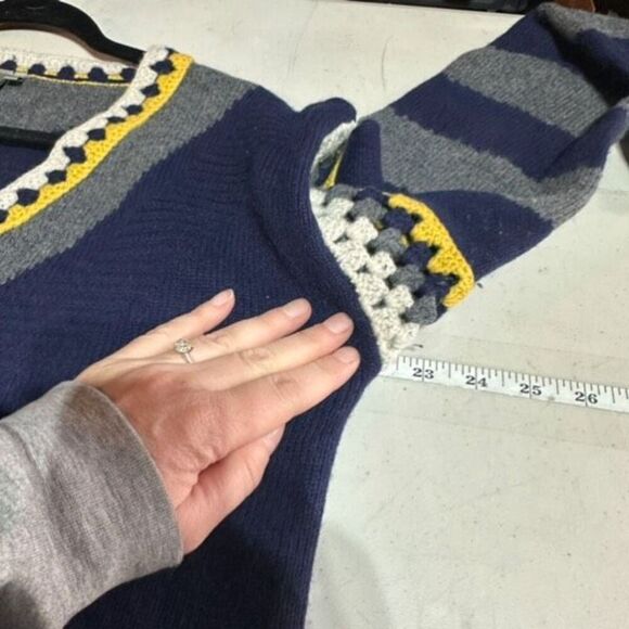 Shae NY Women's Cashmere Wool Crochet Trim Knit Pullover Sweater Navy Medium - Picture 9 of 9